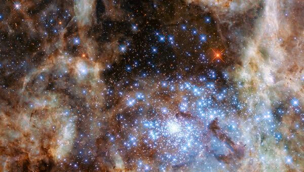 Скопление звезд R136 в туманности Тарантул