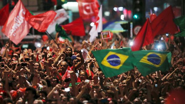 Более 260 тысяч бразильцев участвуют в проправительственных митингах