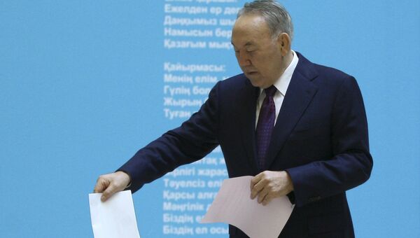 Президент Казахстана Нурсултан Назарбаев проголосовал на парламентских выборах