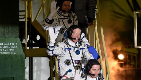 Члены основного экипажа МКС-47/48 космонавты Роскосмоса Алексей Овчинин, Олег Скрипочка и астронавт НАСА Джеффри Уилльямс. Архивное фото