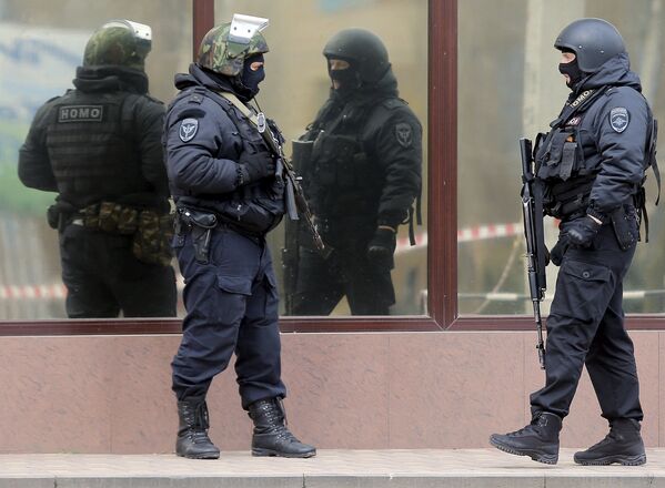 Полиция у здания суда, во время доставки в суд гражданки Украины Надежды Савченко. 21 марта 2016