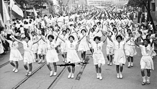 Корейские школьницы на демонстрации