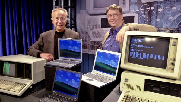 Эндрю Гроув, председатель правления Intel Corp. и Билл Гейтс, председатель правления и главный архитектор программного обеспечения в Microsoft Corp. 2001 год