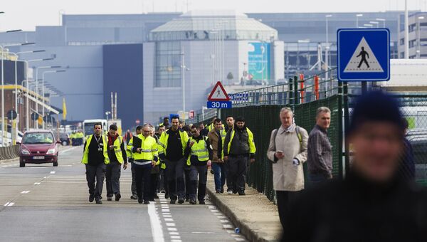 У аэропорта в Брюсселе, где произошел взрыв. 22 марта 2016
