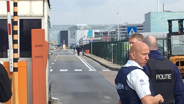 Полиция у аэропорта в Брюсселе, Бельгия. 22 марта 2016