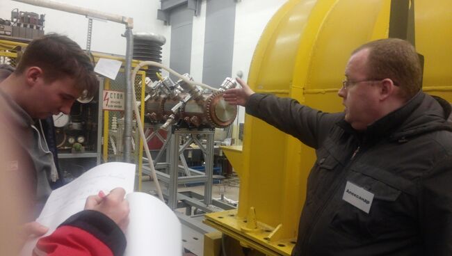 Линейный ускоритель частиц в Дубне Линейный ускоритель частиц в Дубне