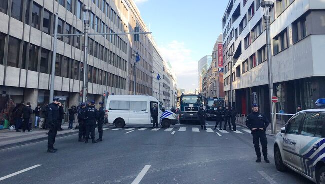 Сотрудники полиции на улице Брюсселя, Бельгия. 22 марта 2016. Архивное фото