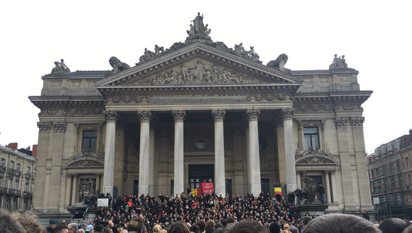 Минута молчания на площади Биржи в Брюсселе