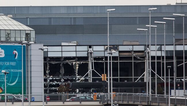 Поврежденное здание аэропорта Завентем в Брюсселе, где 22 марта произошел взрыв. Архивное фото