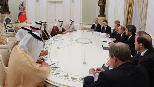 Президент России Владимир Путин и наследный принц Абу-Даби Мухаммед Бен Заид Аль Нахайян во время встречи в Кремле. 24 марта 2016