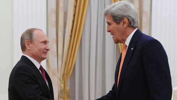 Президент России Владимир Путин и государственный секретарь США Джон Керри во время встречи в Москве. 24 марта 2016. Архивное фото