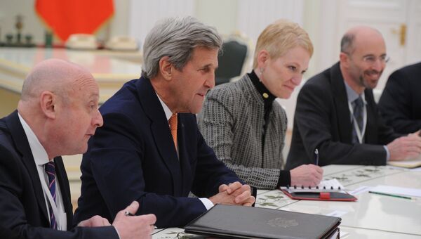 Государственный секретарь США Джон Керри во время встречи в Москве с президентом России Владимиром Путиным. Архивное фото