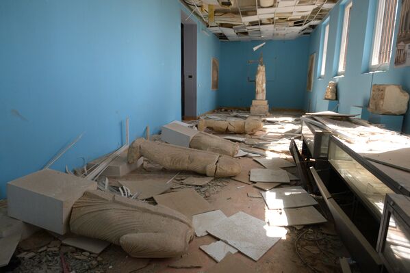 Повреждения в разграбленном террористами национальном музее Пальмиры