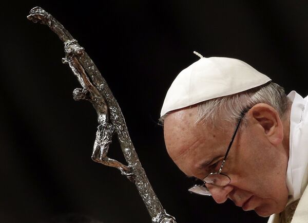 Папа Франциск во время пасхального богослужения в соборе Святого Петра, Ватикан