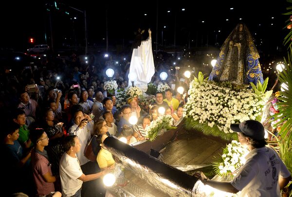 Празднование католической Пасхи в Маниле, Филиппины