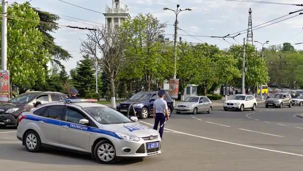 Движение на улицах Севастополя, Крым. Архивное фото