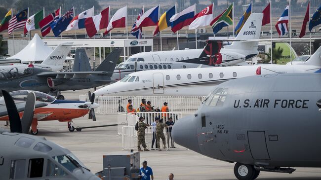 Международный аэрокосмический салон Латинской Америки FIDAE в аэропорту Сантьяго