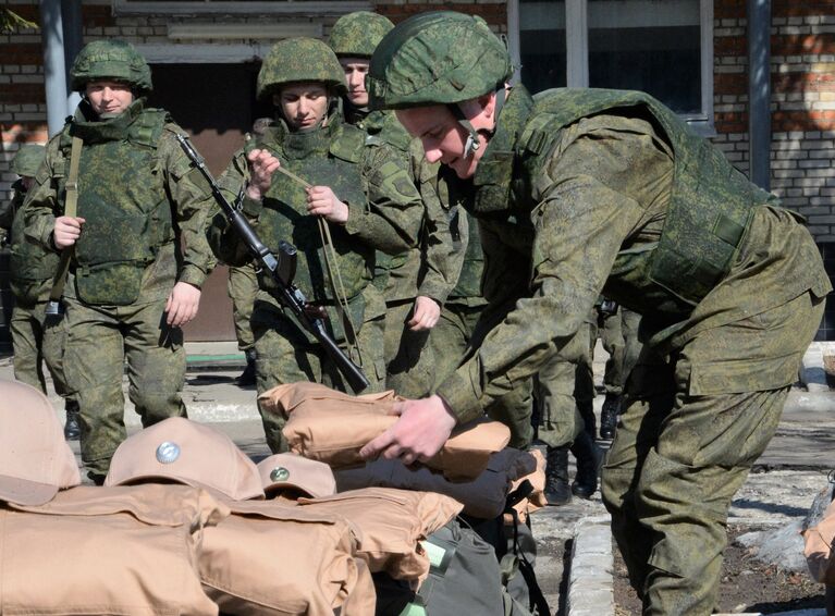 Саперы минобороны РФ в Международном противоминном центре ВС РФ в Нахабино готовятся к отправке в Сирию для разминирования Пальмиры