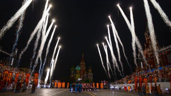 Даосские монахи из Уданшаня на церемонии открытия Международного военно-музыкального фестиваля Спасская башня на Красной площади в Москве