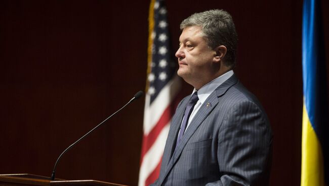 Президент Украины Петр Порошенко во время выступления на форуме Борьба Украины за свободу продолжается в Вашингтоне. Архивное фото