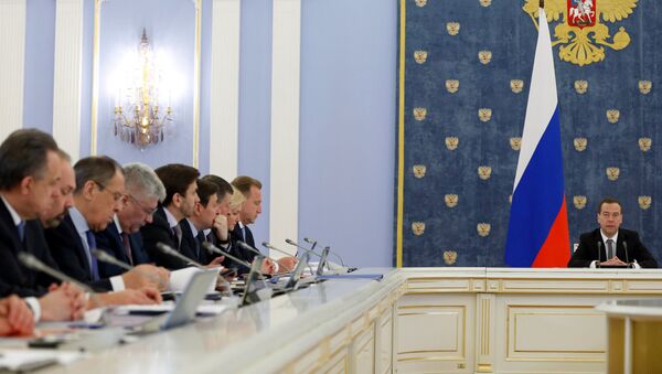 Председатель правительства РФ Дмитрий Медведев проводит заседание кабинета министров РФ в резиденции Горки. 31 марта 2016