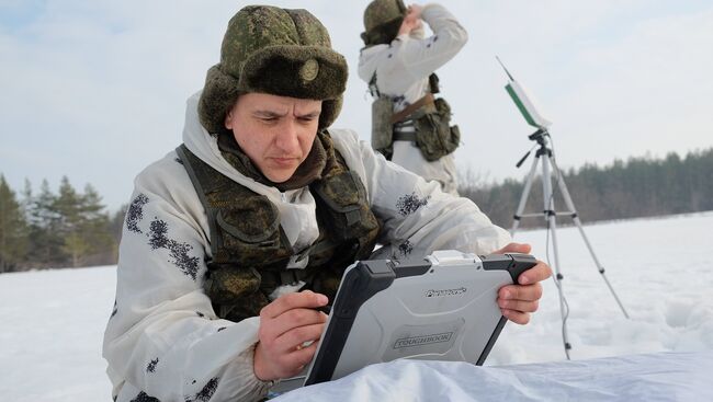 Военнослужащие во время учений. Архивное фото