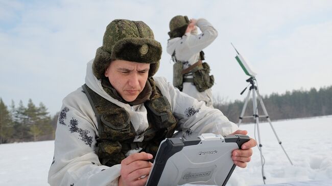 Военнослужащие во время первого этапа совместных тактических учений подразделений ВДВ РФ и Сил специальных операций (ССО) Белоруссии на полигоне Поливна в Ульяновской области