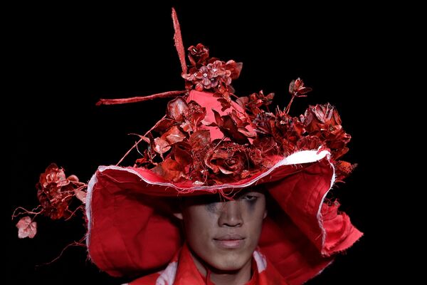 Показ коллекции Xinshen Linen & Sun Lin в рамках недели моды в Пекине