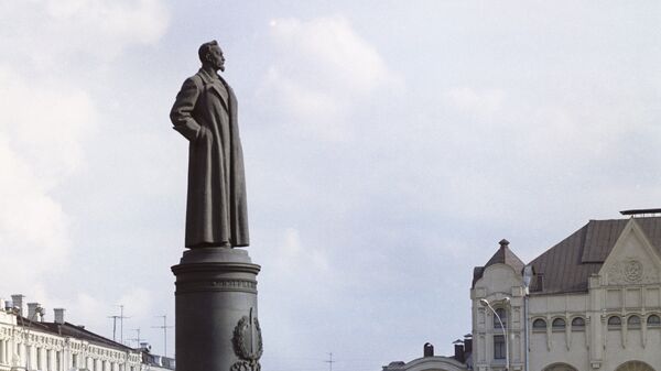 Памятник Ф. Э. Дзержинскому в Москве, Лубянская площадь