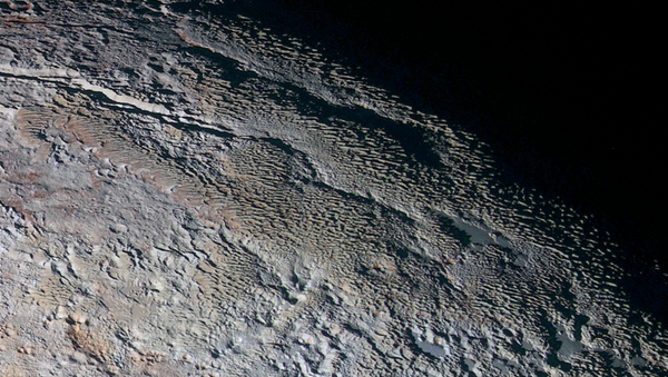 Мечи на поверхности Плутона