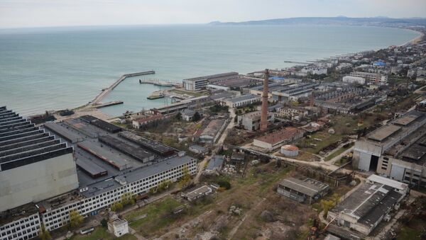 Вид на судостроительный завод Море в Феодосии
