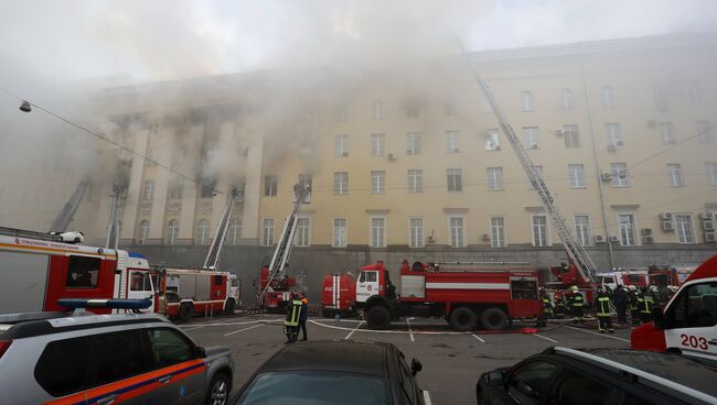 Пожар в здании Министерства обороны в Москве. Архивное фото