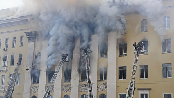 Пожар в здании Министерства обороны в Москве