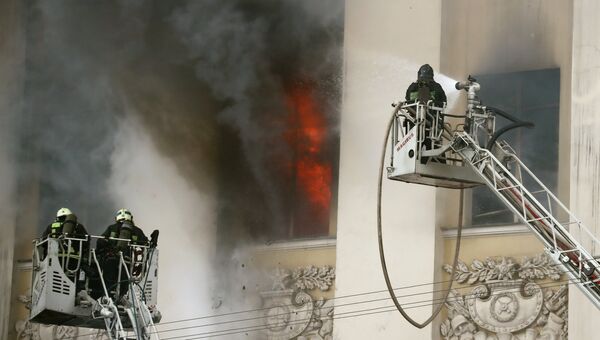 Пожар в здании Министерства обороны в Москве