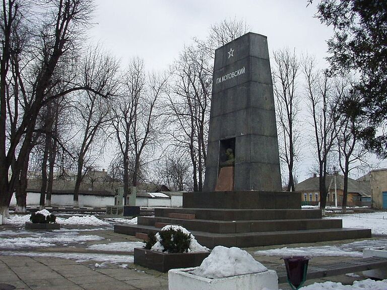 Мавзолей Григория Котовского в городе Котовск. 2006 год Мавзолей Григория Котовского в городе Котовск. 2006 год