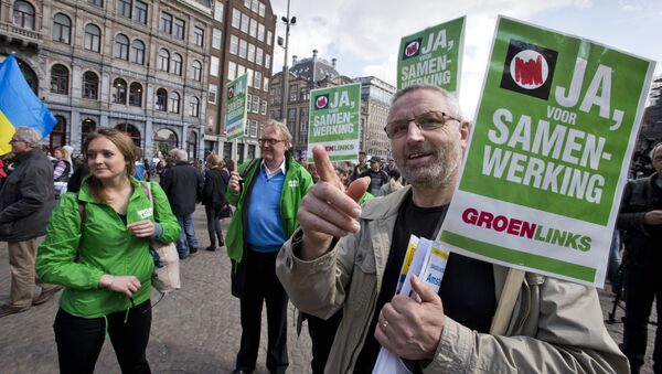 Демонстрация перед референдумом в Амстердаме. Архивное фото