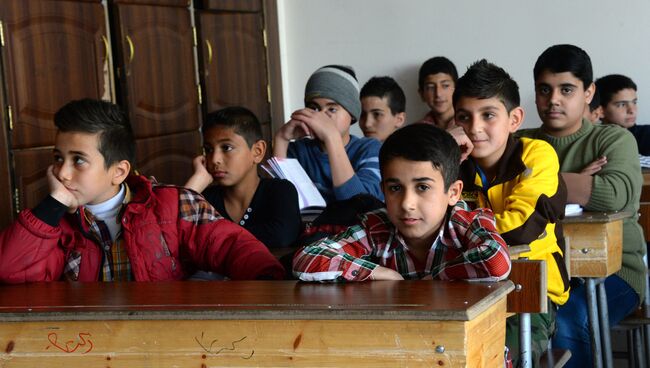 Сирийские дети в школе. Архивное фото