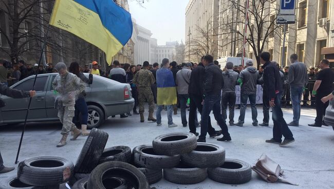 Митинг активистов Автомайдана у здания администрации президента Украины в Киеве