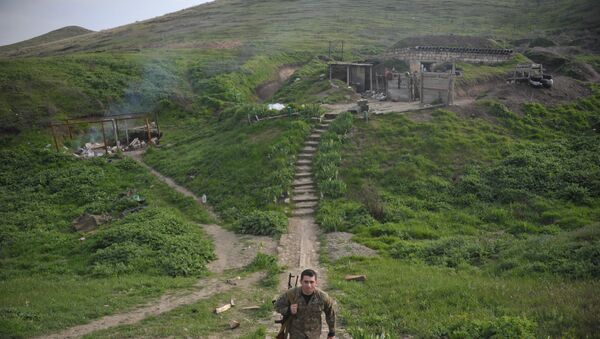 Карабахская армия на передовых позициях у линии разграничения в Нагорном Карабахе