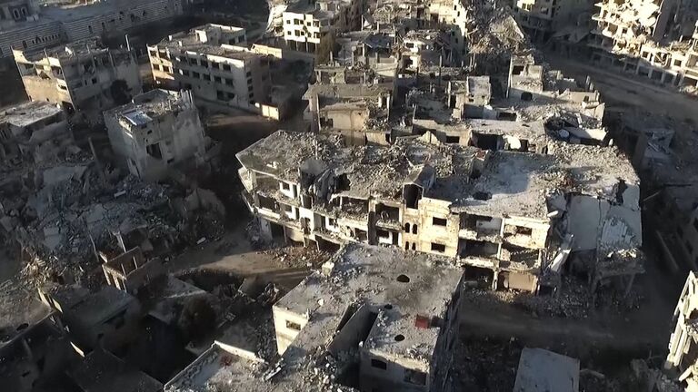 Беспилотник снял разрушения в освобожденной от ИГ сирийской провинции Хомс Беспилотник снял разрушения в освобожденной от ИГ сирийской провинции Хомс