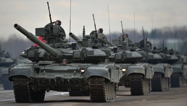 Танки Т-90А механизированной колонны войск Московского гарнизона ЦВО. Архивное фото