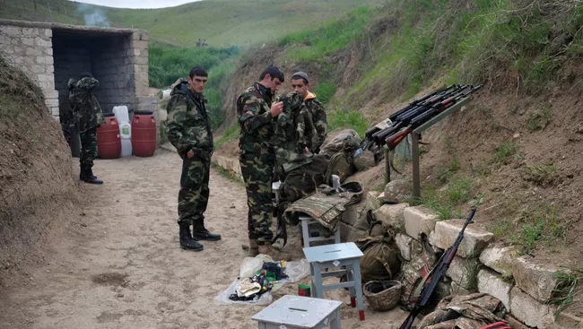 Военнослужащие армии обороны Нагорного Карабаха на первой линии обороны. Архивное фото