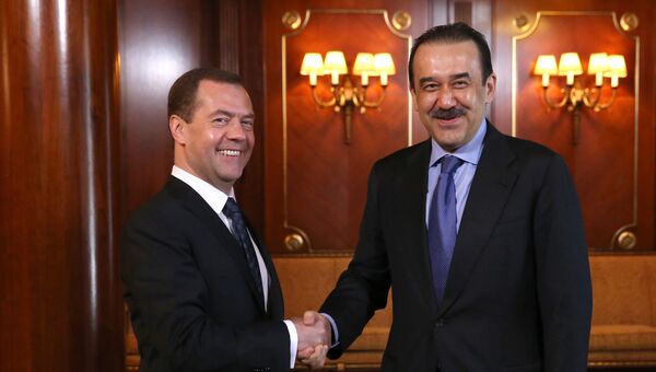 Председатель правительства РФ Дмитрий Медведев и премьер-министр Казахстана Карим Масимов. Архивное фото