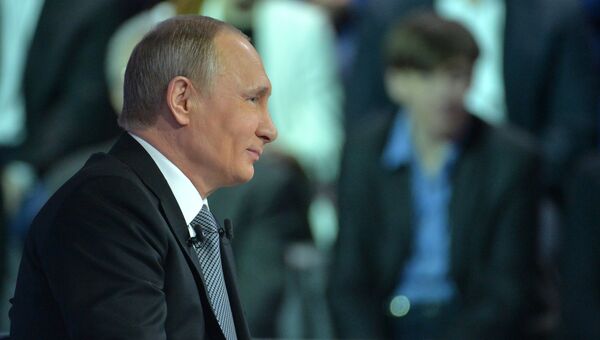 Прямая линия с президентом РФ В. Путиным. Архивное фото