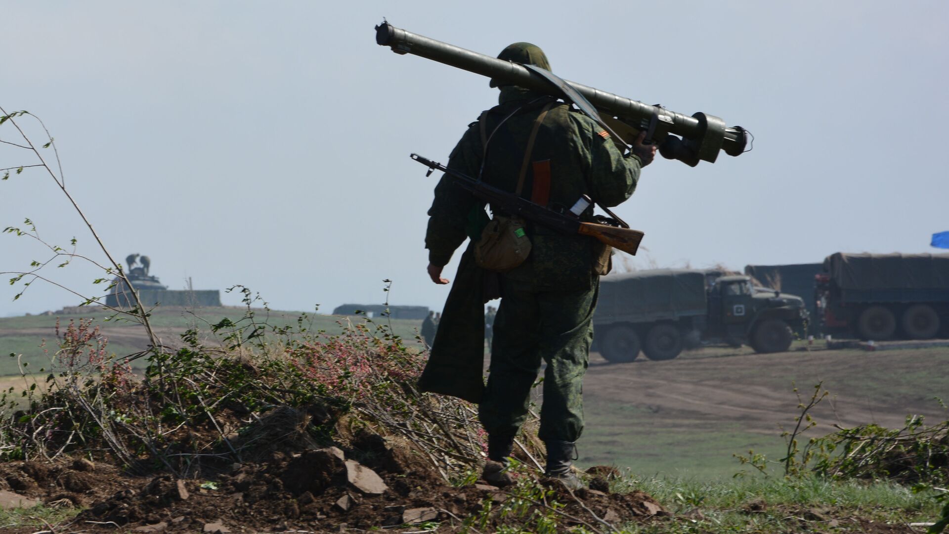 Крупномасштабные военные учения в ЛНР - РИА Новости, 1920, 08.08.2021