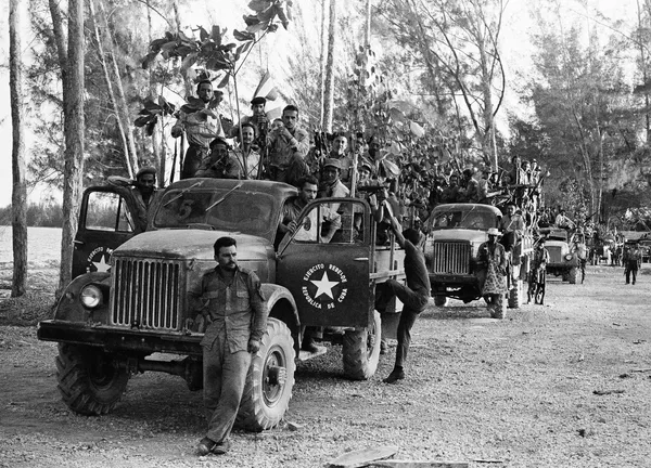 Отряд кубинской милиции в районе высадки американских военных в заливе Кочинос, Куба. Апрель 1961