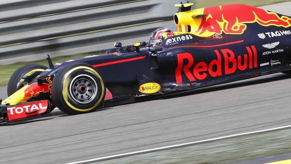 Российский пилот команды Red Bull Даниил Квят на Гран-при Китая, 17 апреля 2016