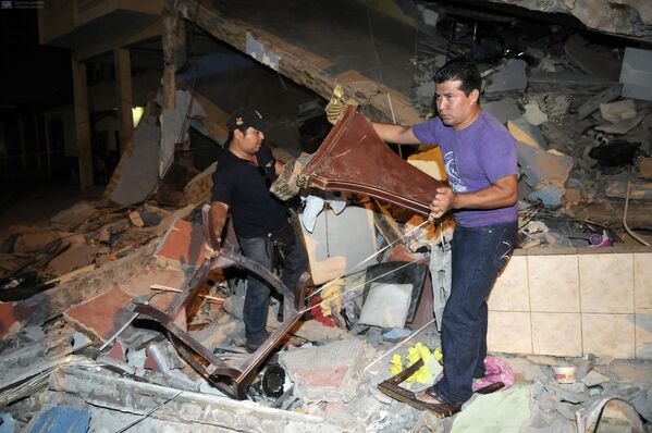 Последствия землетрясения в Эквадоре