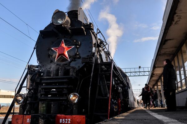 Прибытие туристического ретропоезда в Великий Новгород