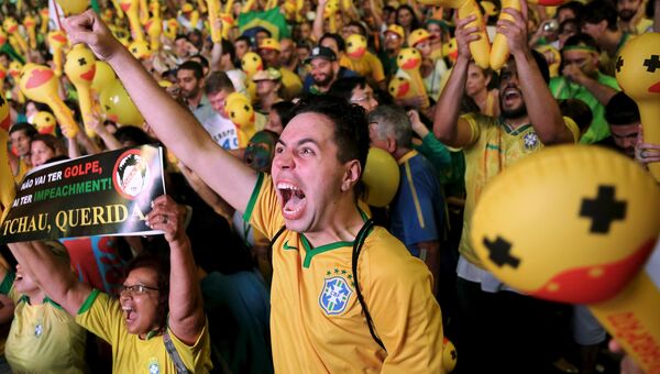 Акция протеста против президента Бразилии Дилмы Руссефф в Сан-Паулу
